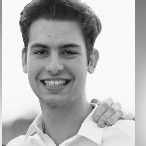 Elev de 18 ani din Timișoara a murit din cauza unui infarct după o petrecere