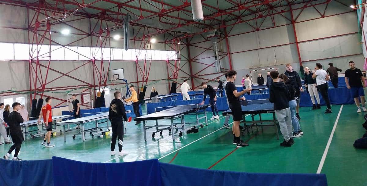 Peste 100 de elevi au concurat la competiții sportive organizate în Alba Iulia