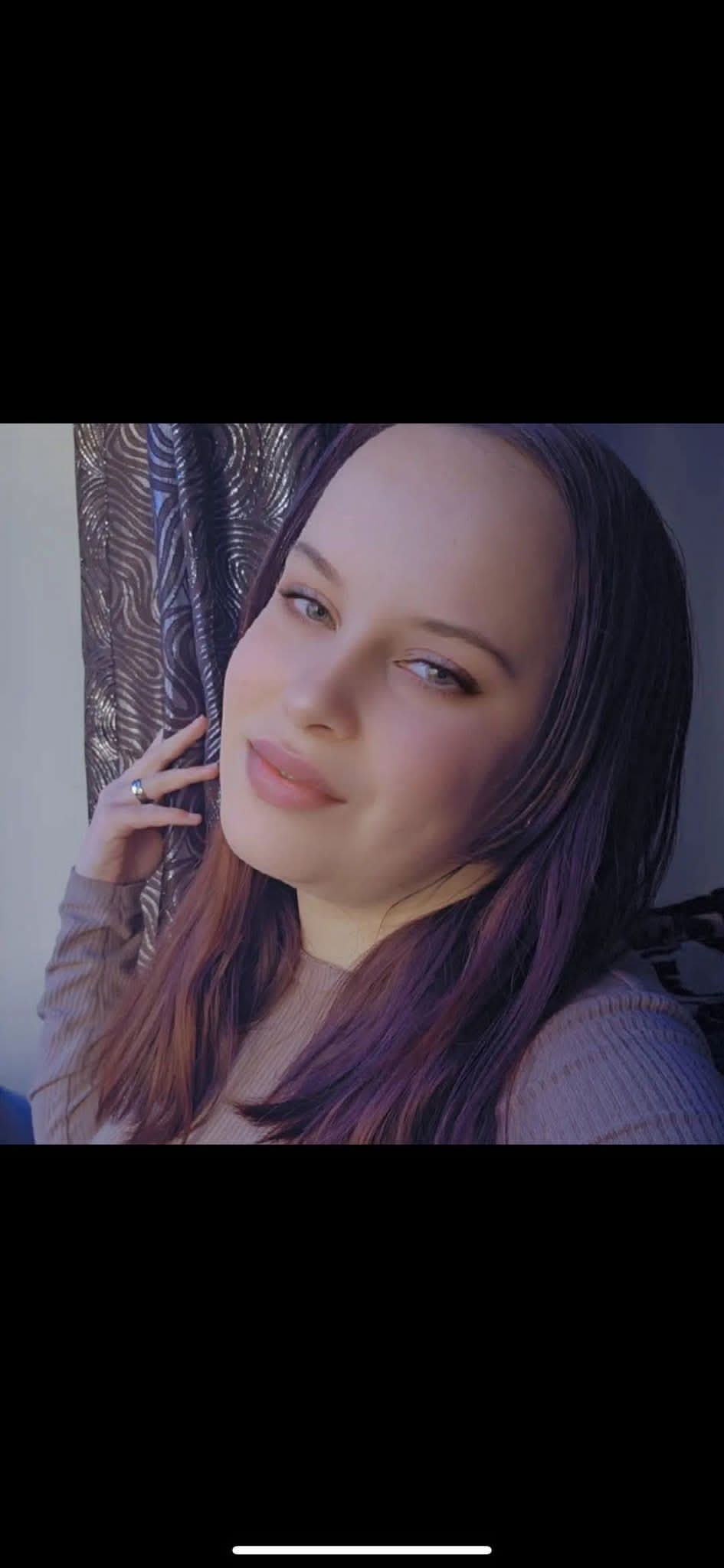 Tânără din Hațeg plecată voluntar de acasă, contactată telefonic de concubin