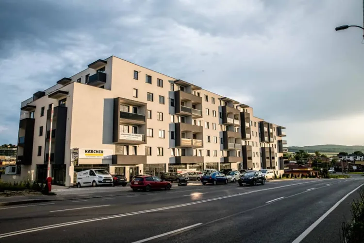 Locuitorii din Cluj-Napoca semnalează probleme grave de trafic și parcări ilegale