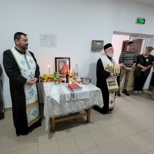 Episcopul Tulcii a sfințit Centrul pentru persoane fără adăpost Phoenix după renovări