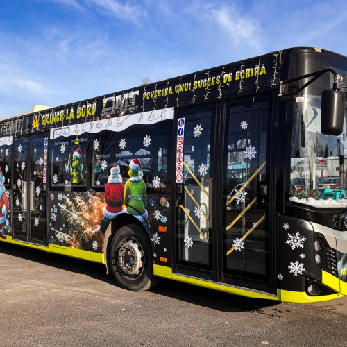 Autobuzul lui Moș Crăciun aduce magia sărbătorilor în Galați în decembrie 2025