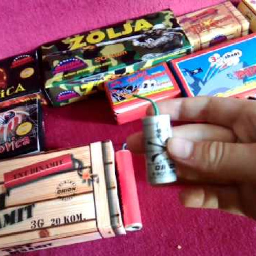 Polițiștii au confiscat sute de articole pirotehnice ilegale la Gura Humorului