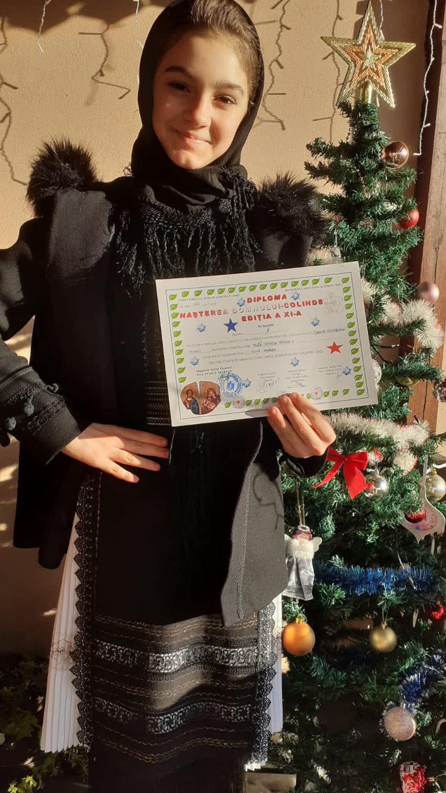 Andrada Nuță din Novaci obține Premiul I la concursul „Nașterea Domnului – Colinde”