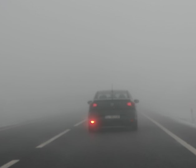 Vrancea sub Cod galben de ceață emis de meteorologi până seara
