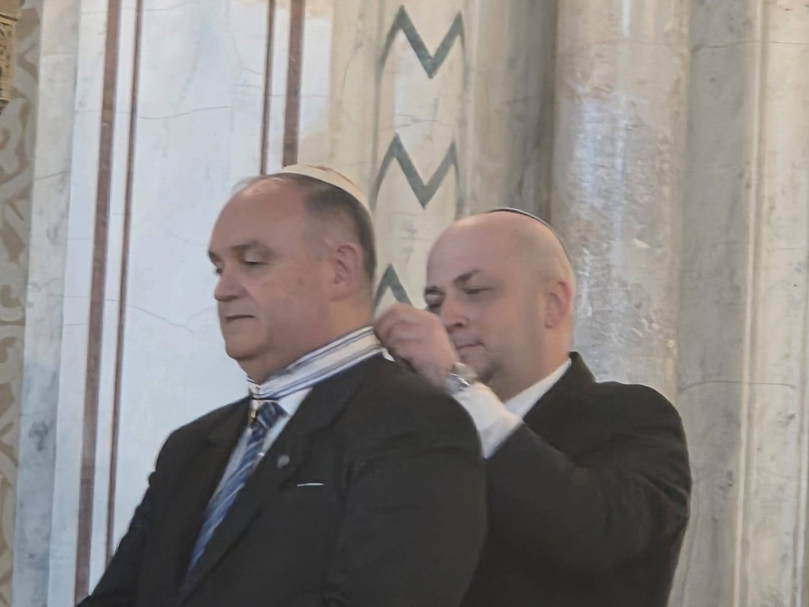 Ovidiu Ganț primește Ordinul de Onoare al Federației Comunităților Evreiești din România