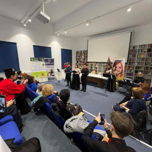 Peste 130 de copii au contribuit la concertul caritabil „În așteptarea Crăciunului” la Oradea