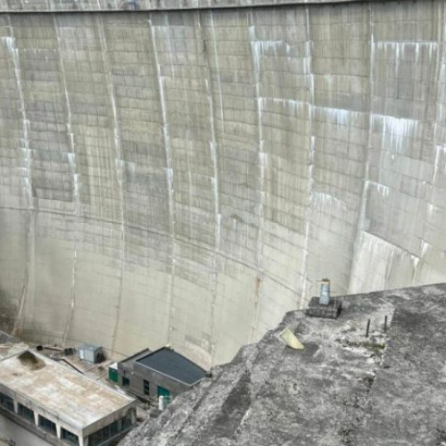 Proceduri tehnice controlate la Barajul Paltinu. Un hidroagregat a fost repornit, fără impact asupra alimentării cu apă