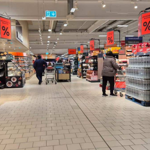 Comercianții propun două date de valabilitate pentru produsele alimentare