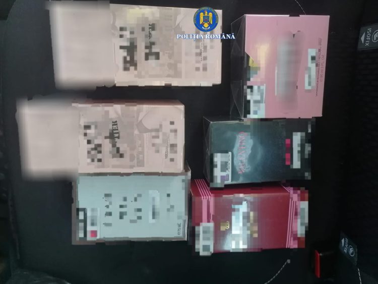 Polițiștii verifică transporturile și comercianții de parfumuri contrafăcute în Baia Mare și Lăpușel