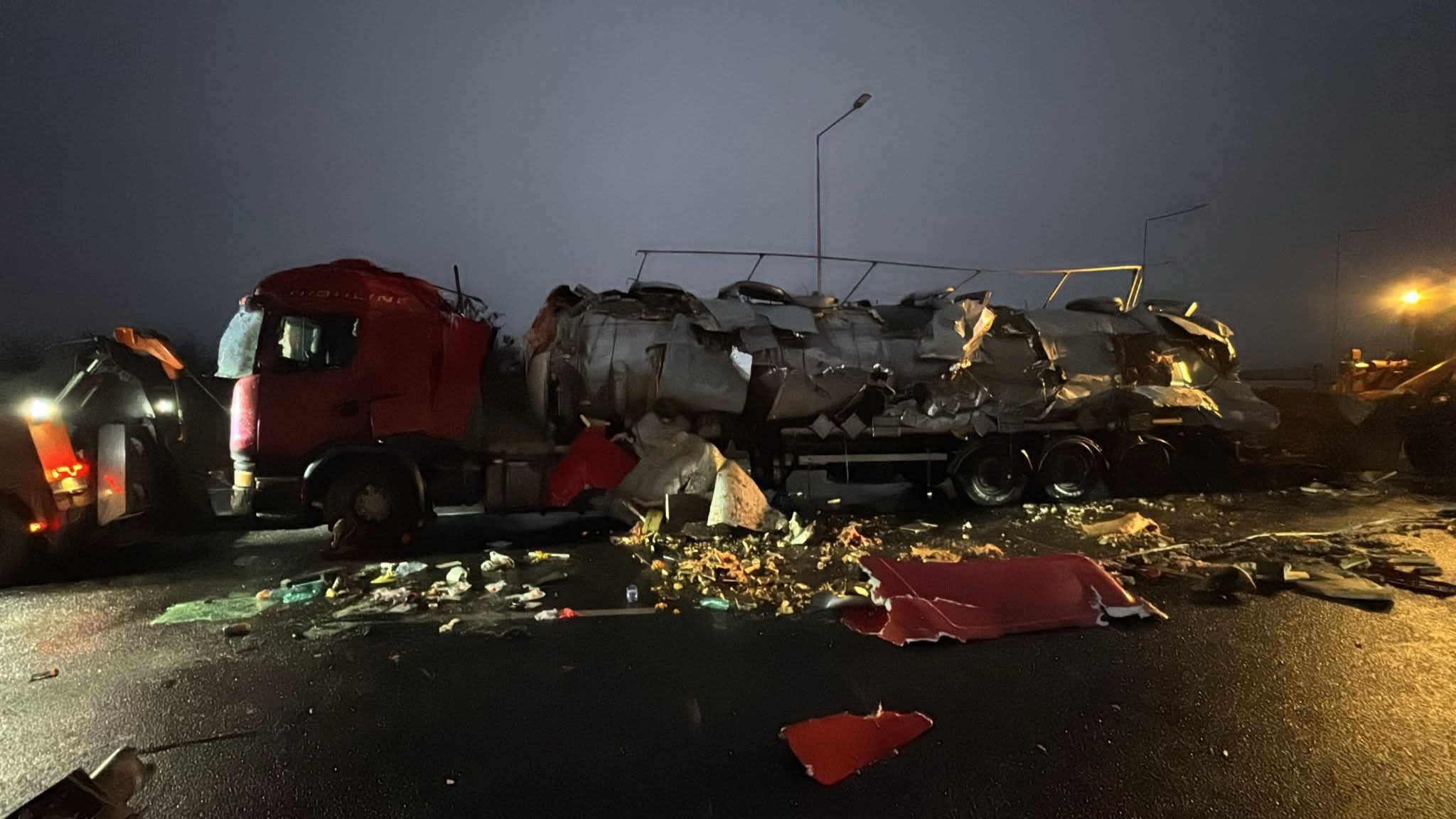 Traficul pe DN5 a fost reluat după răsturnarea unei cisterne cu amoniac