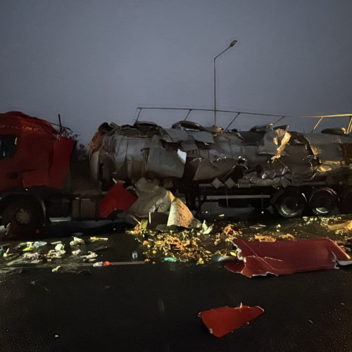 Traficul pe DN5 a fost reluat după răsturnarea unei cisterne cu amoniac