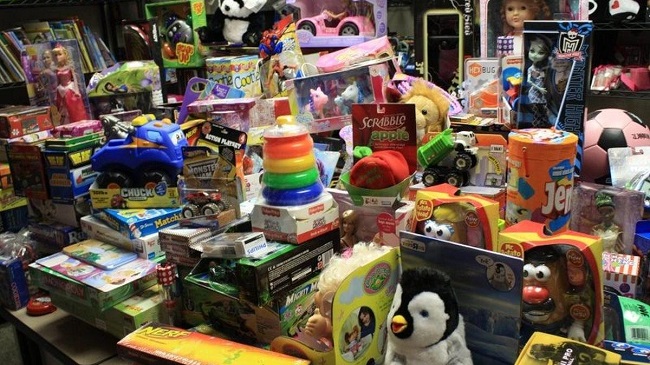 Autoritățile blochează peste 900.000 de jucării toxice înainte de Crăciun