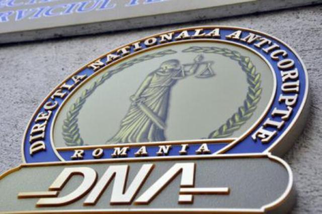 Patru funcționari ANPC, trimiși în judecată pentru abuz și șantaj în mutarea unui șef de comisariat