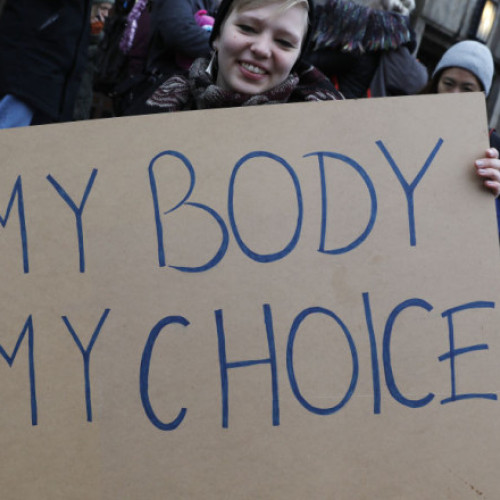 Parlamentul European susține garantarea dreptului la avort în toate țările UE