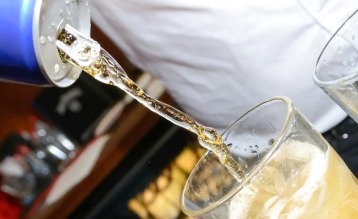 Medici avertizează că băuturile energizante pot provoca accident vascular cerebral