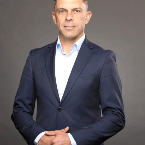 Nicușor Dan sesizează Curtea Constituțională împotriva legii «Novak» privind sportivii români