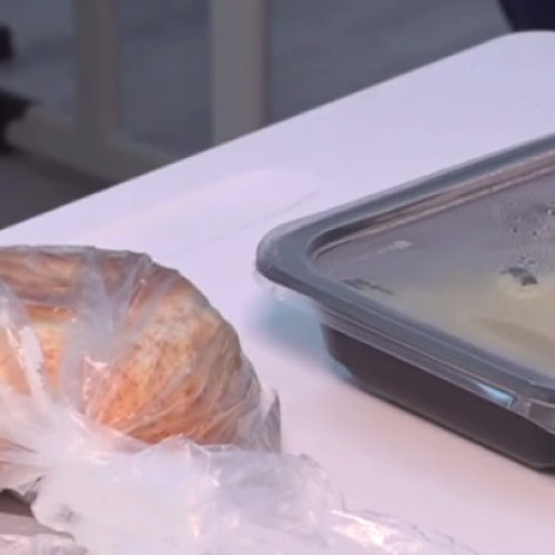 Guvernul majorază fondurile pentru masa caldă a elevilor cu 1,5 lei zilnic