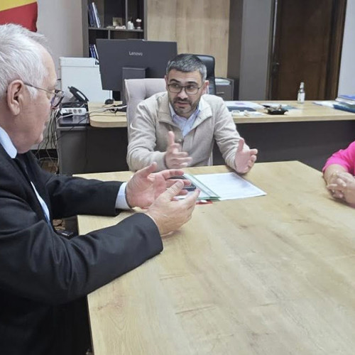 ACoR cere Guvernului finanțarea integrală a asistenților personali pentru persoanele cu handicap