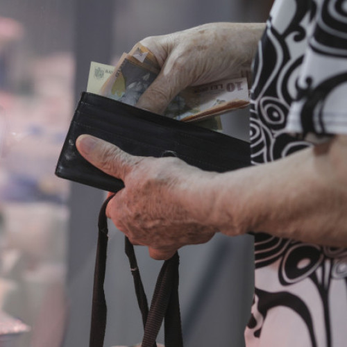 Senatul schimbă regulile pentru retragerea pensiilor private, eliminând excepția pentru bolnavii oncologici