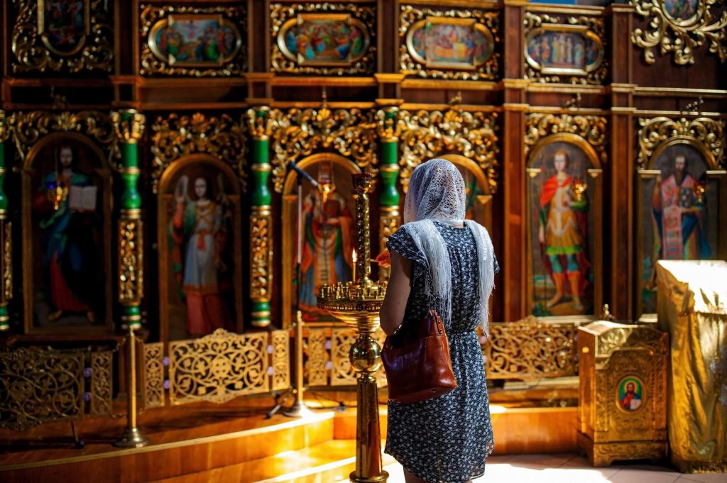 Credincioșii ortodocși marchează 18 decembrie prin respectarea tradițiilor legate de Cuviosul Daniil Sihastru