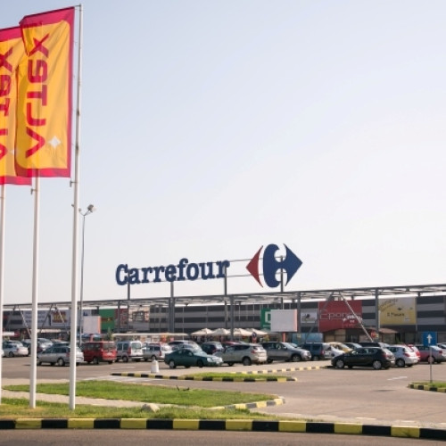 Frații Pavăl ar fi făcut o ofertă pentru preluarea operațiunilor Carrefour în România