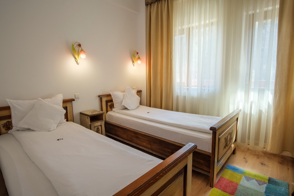 Bărbat anchetat pentru înşelăciuni legate de cazări false de Revelion în Brașov