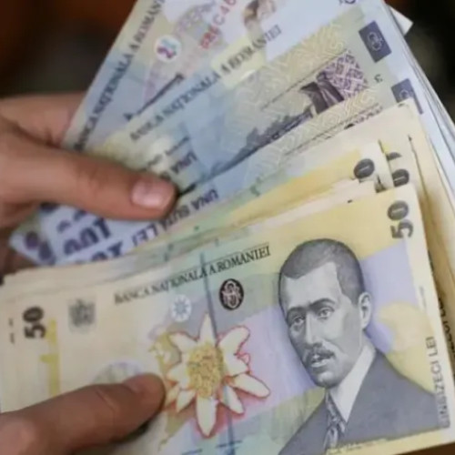 Guvernul majorează salariul minim la 4.325 lei începând din iulie 2026