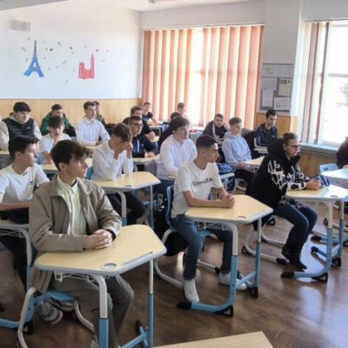 Guvernul oferă stimulente financiare pentru elevii cu media 10 la examenele naționale din 2025