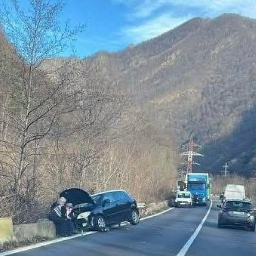 O femeie rănită la cap în urma unui accident pe DN 7