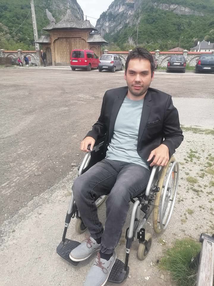 Nicolae Simionescu îl acuză pe Ilie Bolojan de impasibilitate față de persoanele cu dizabilități