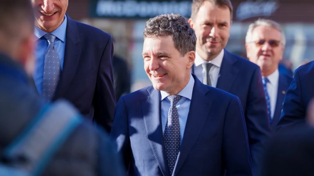 Nicuşor Dan apreciază efortul coaliţiei pentru stabilitatea guvernării în context dificil