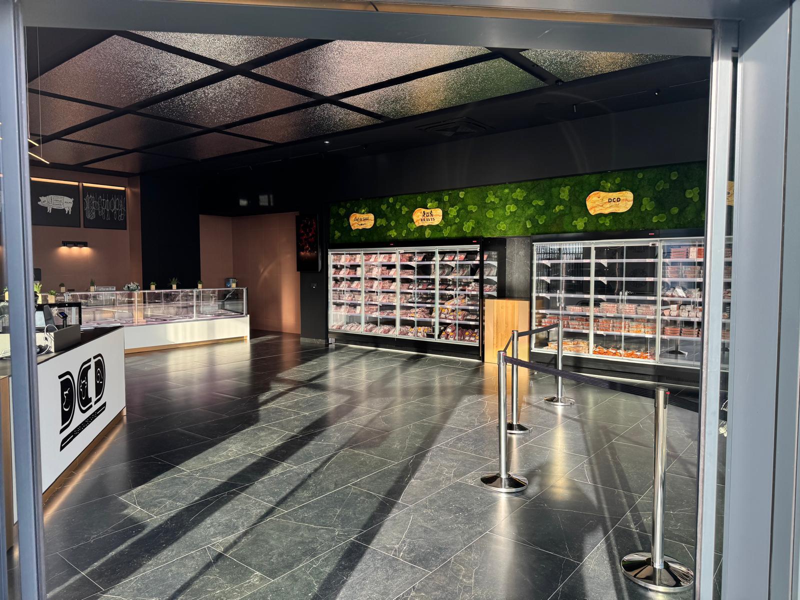 Magazinul aRoma sărbătorește un an de la deschidere cu produse de carne de calitate