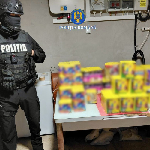 Poliția descoperă 2.400 de articole pirotehnice într-o locuință din Târgoviște