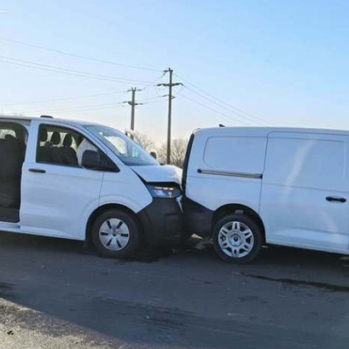 18 persoane, inclusiv 7 minori, implicate într-un accident pe centura de vest a Ploieștiului