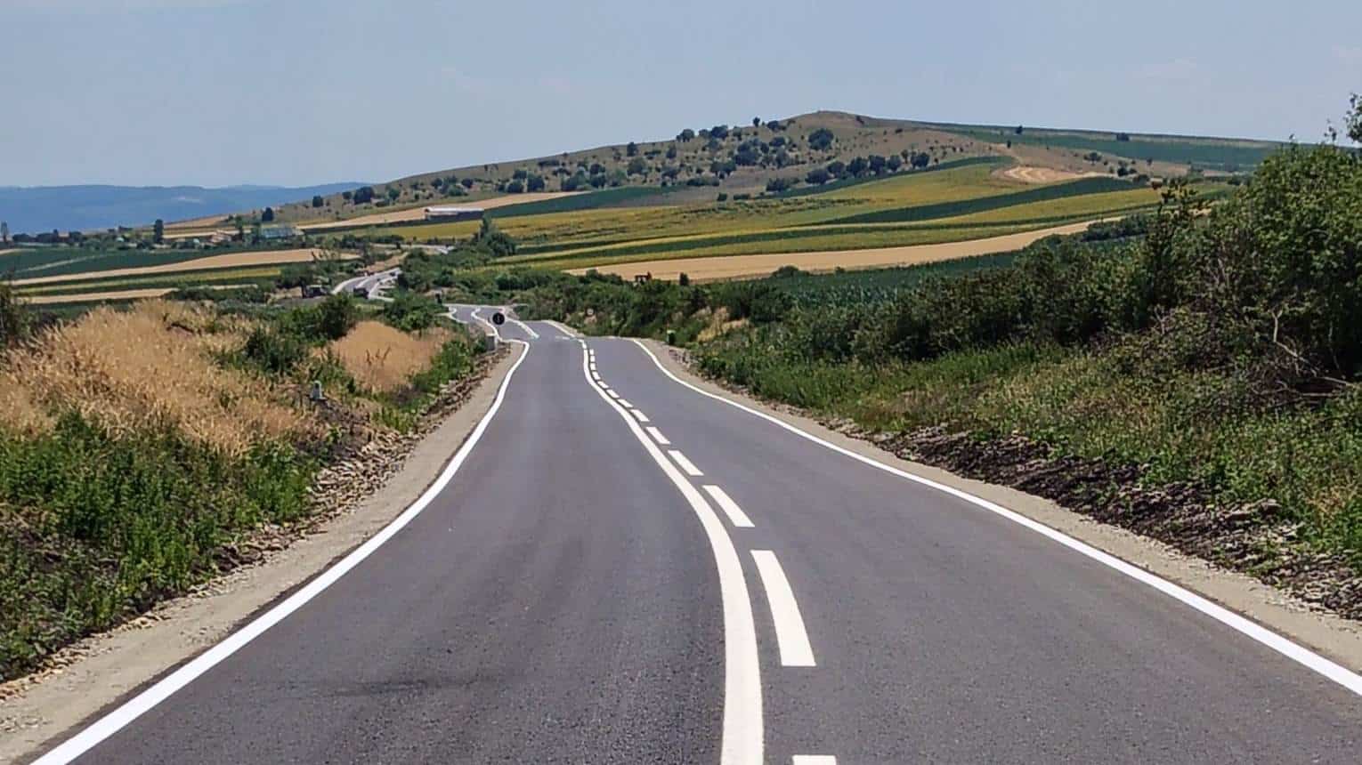 Consiliul Județean Alba finalizează modernizarea DJ 107V între Sânmiclăuș și Fărău