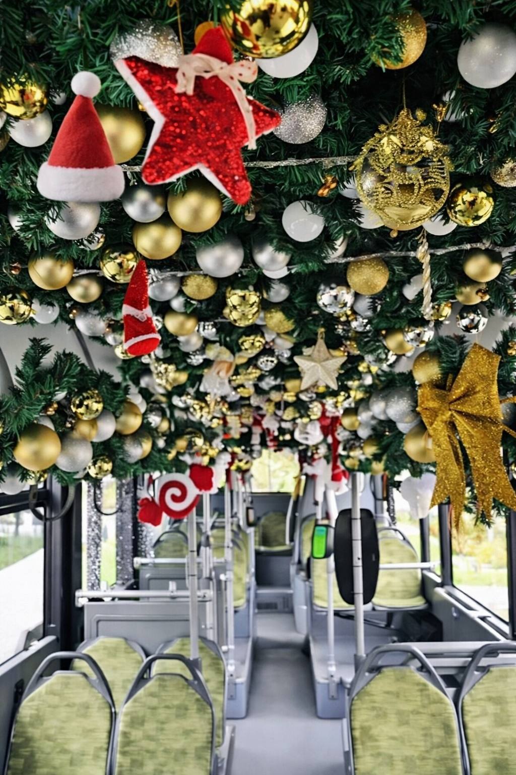 Primăria Târgoviște introduce autobuzul festiv cu acces gratuit pentru copii