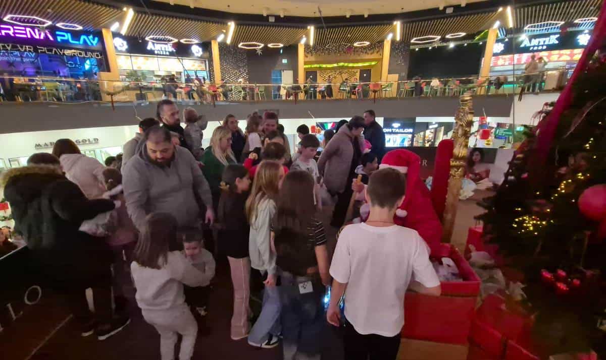 Alba Mall aduce magia sărbătorilor cu concert de colinde și întâlnirea cu Moș Crăciun