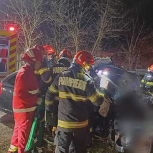 Două autoturisme s-au ciocnit în Moinești, o tânără a decedat și doi bărbați au fost răniți