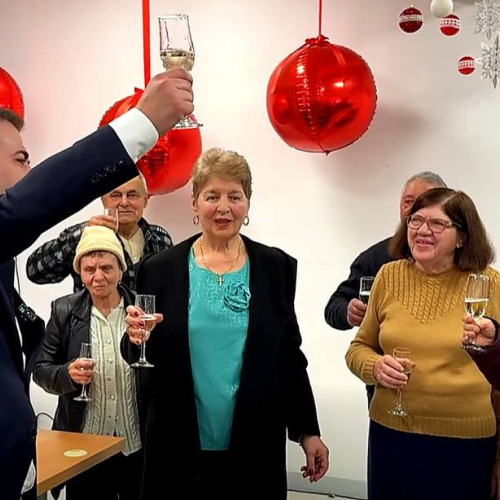 Primarul Emanuel Spătaru premiază cuplurile din Răzvad pentru 50 de ani de căsătorie