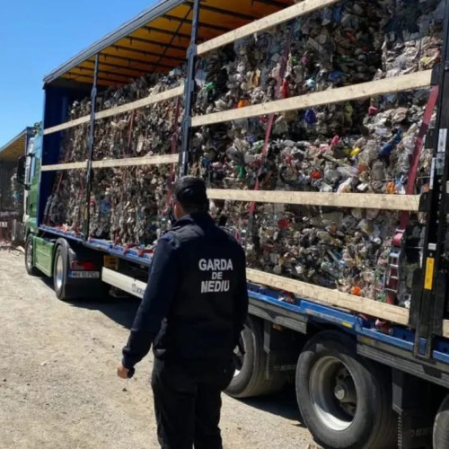 Doi români din Navarra cercetați pentru transport ilegal de deșeuri către România