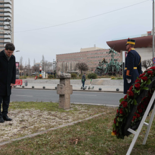 Nicuşor Dan a depus o coroană de flori la Monumentul Eroilor Revoluţiei din 1989