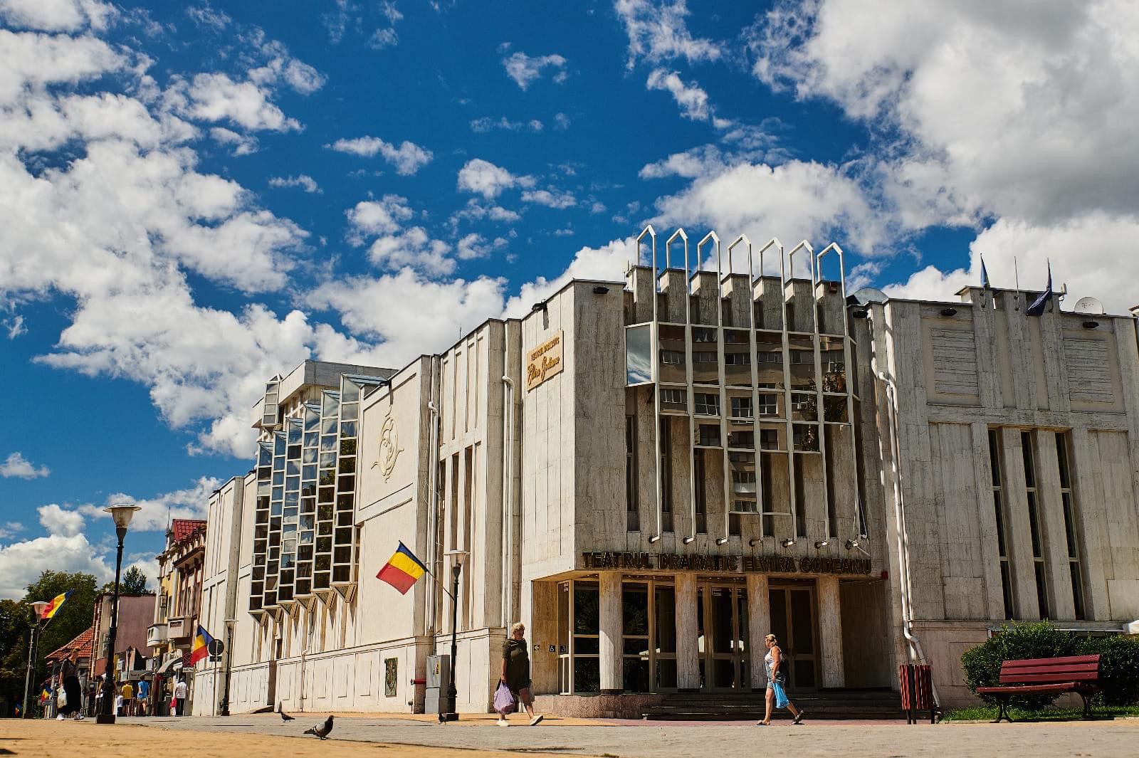 Guvernul sprijină Teatrul „Elvira Godeanu” din Târgu Jiu cu peste 3,2 milioane de lei