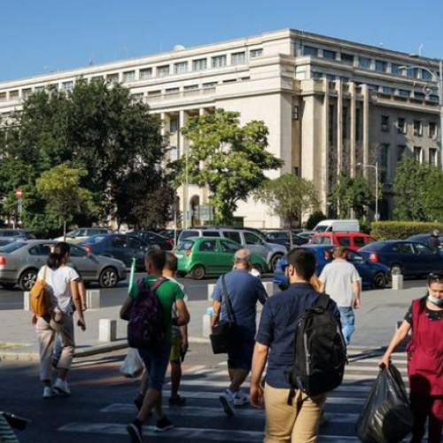 Trei sferturi dintre români consideră că România se îndreaptă într-o direcţie greşită, arată sondajul CURS