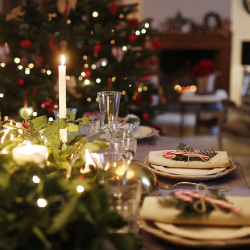 Românii preferă să rămână acasă de Sărbători din cauza scumpirilor