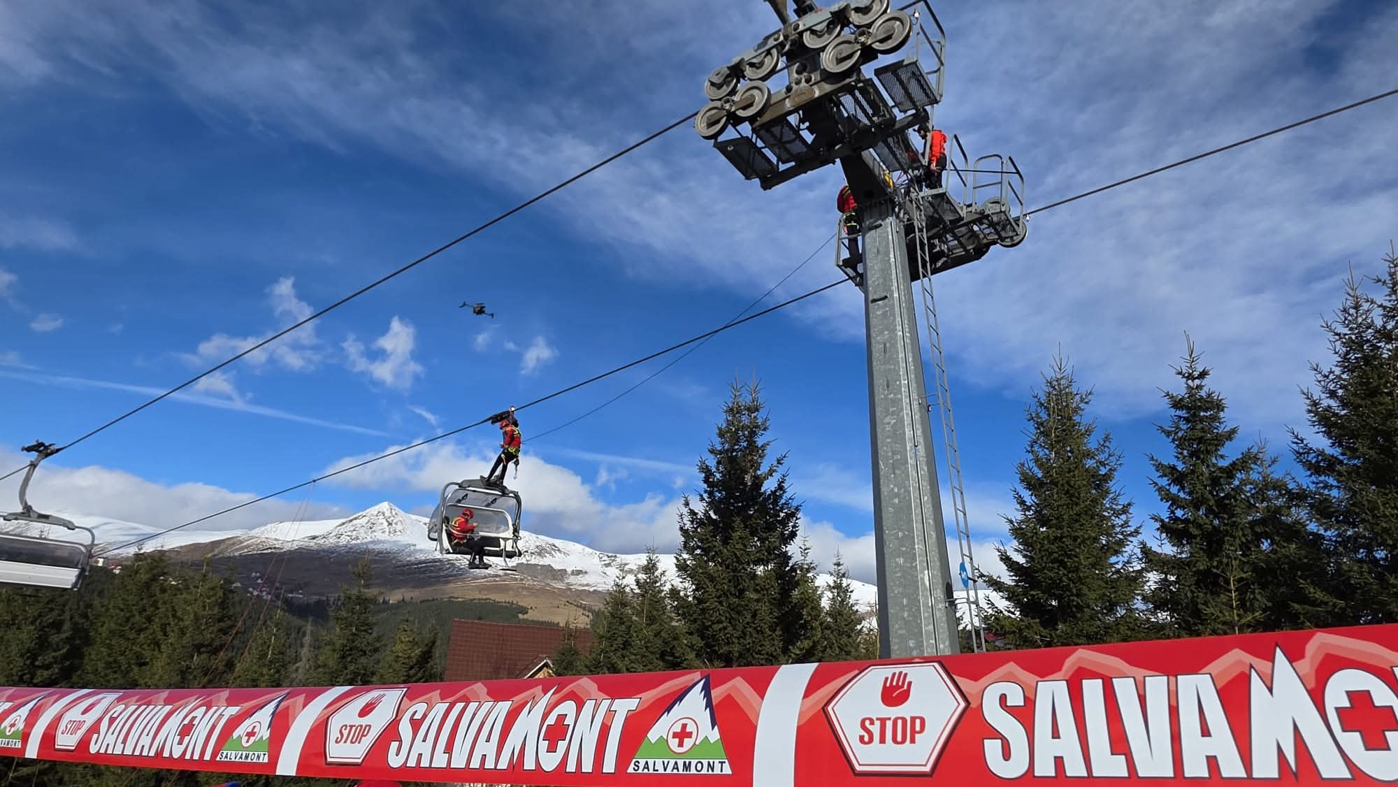 Salvamont Gorj testează metode inovatoare de intervenție în salvarea de pe cabluri