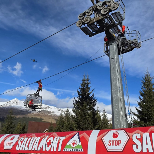 Salvamont Gorj testează metode inovatoare de intervenție în salvarea de pe cabluri