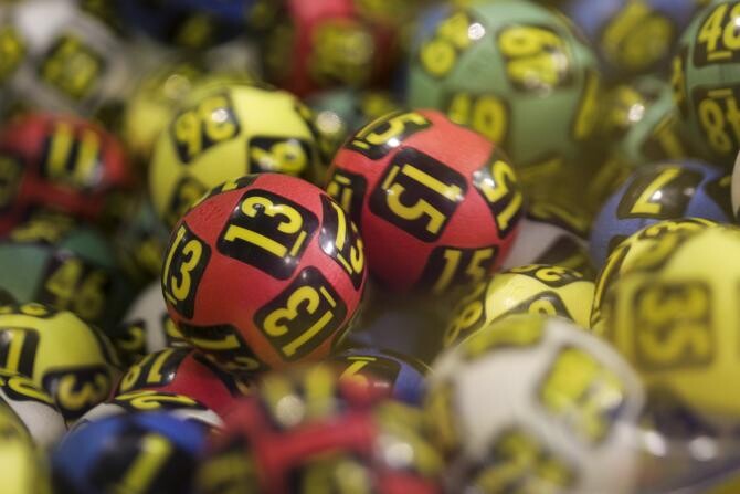 Loteria Română organizează trageri speciale de Anul Nou cu premii suplimentare