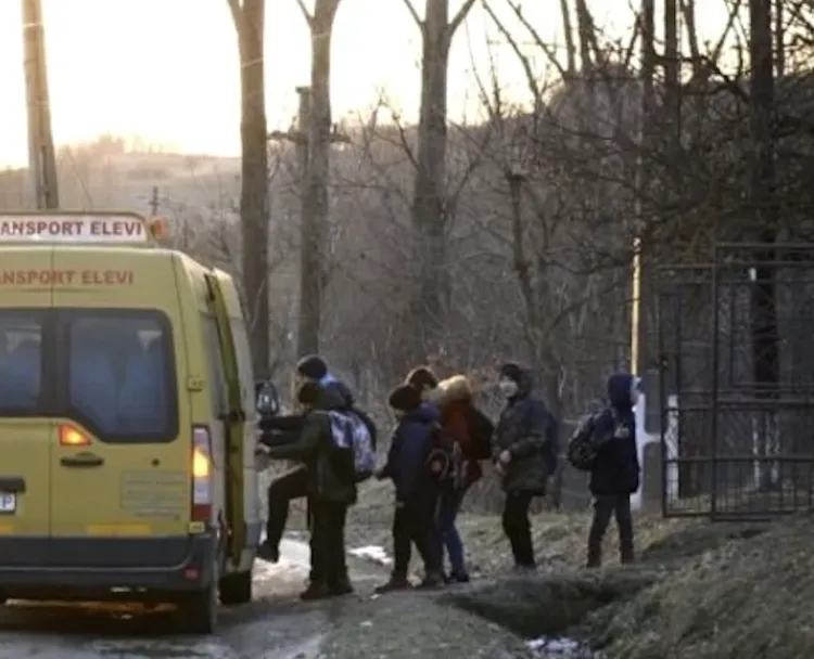 Navetiștii reclamă reducerea numărului de autobuze pe ruta Huedin – Cluj-Napoca