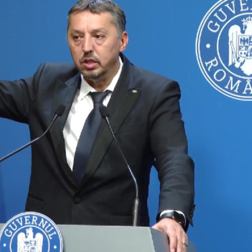 Daniel David demisionează din funcția de ministru al Educației la cererea premierului